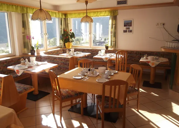 Feiken Pansiyon Wesenufer