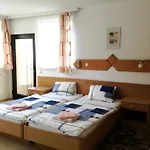 ホームステイ Feiken Wesenufer